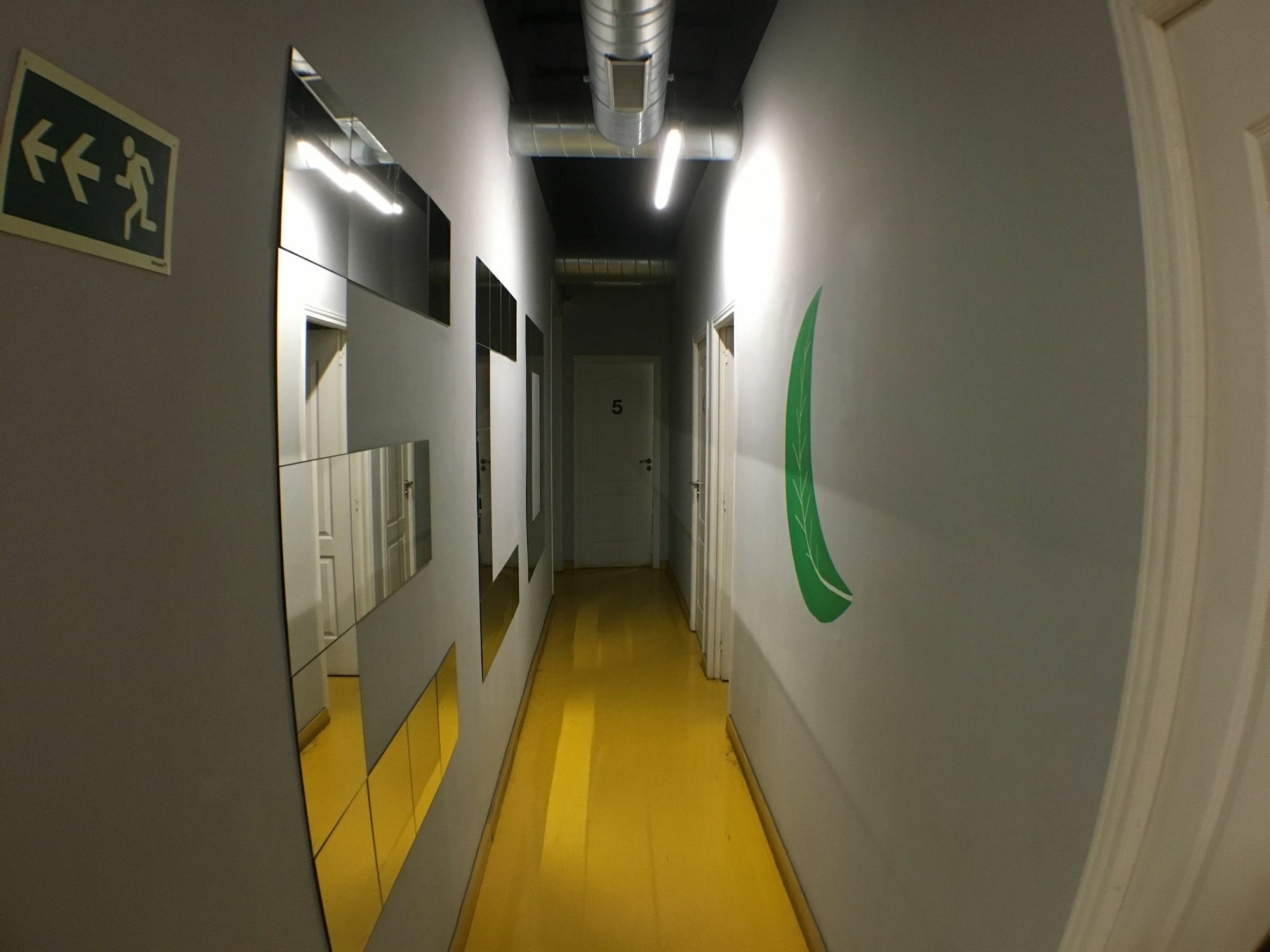 Sleep Green - Certified Eco Youth Hostel Barcelona Kültér fotó