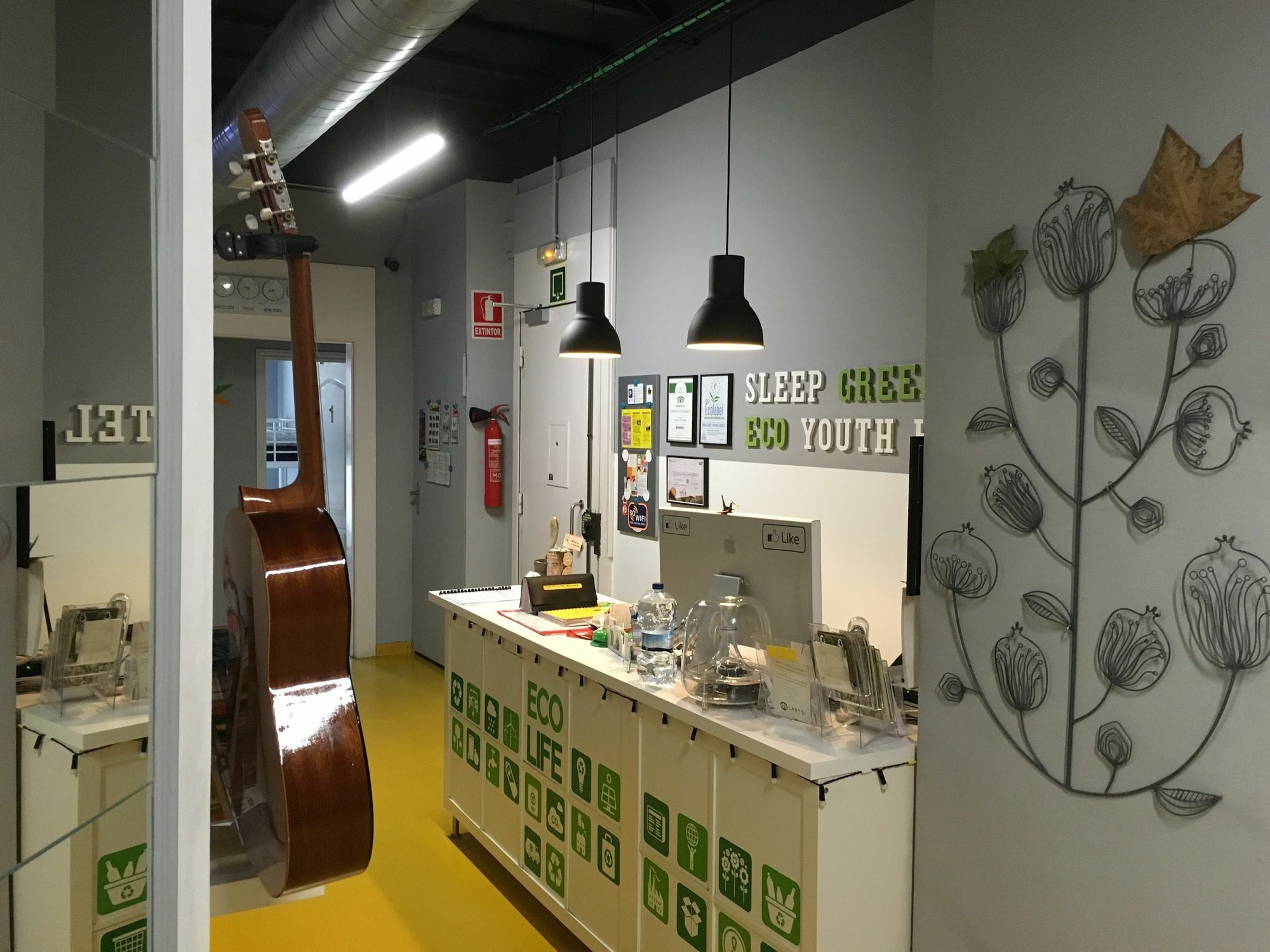 Sleep Green - Certified Eco Youth Hostel Barcelona Kültér fotó
